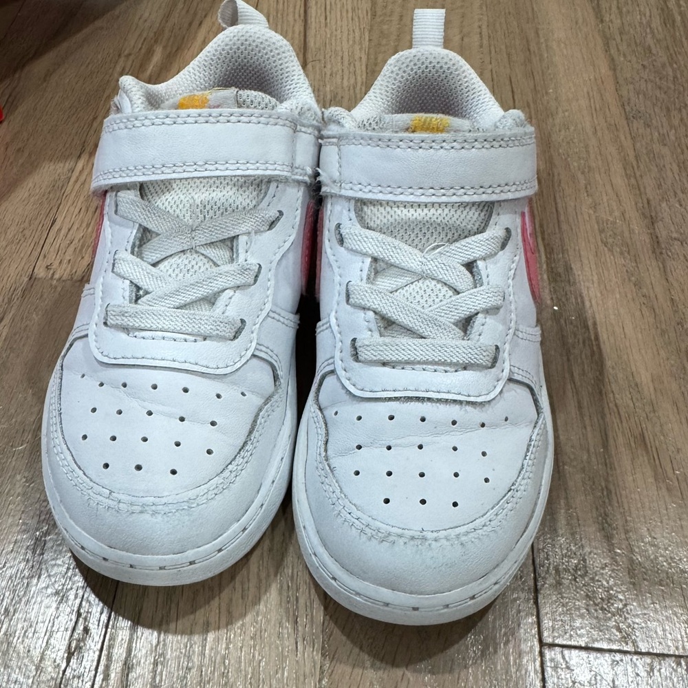 NIKE COURT BOROUGH LOW 2 size 9c